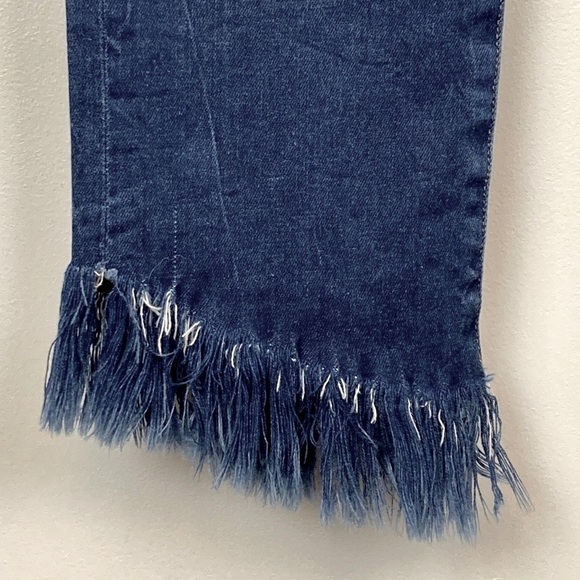 FRAME Le Skinny Shredded Raw Denim in Lambeth Lane Wash.  26 - Picture 6 of 14